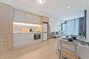 Stylish 1BR Entire CBD Apt 5 Minutes Train Station, Sydney
